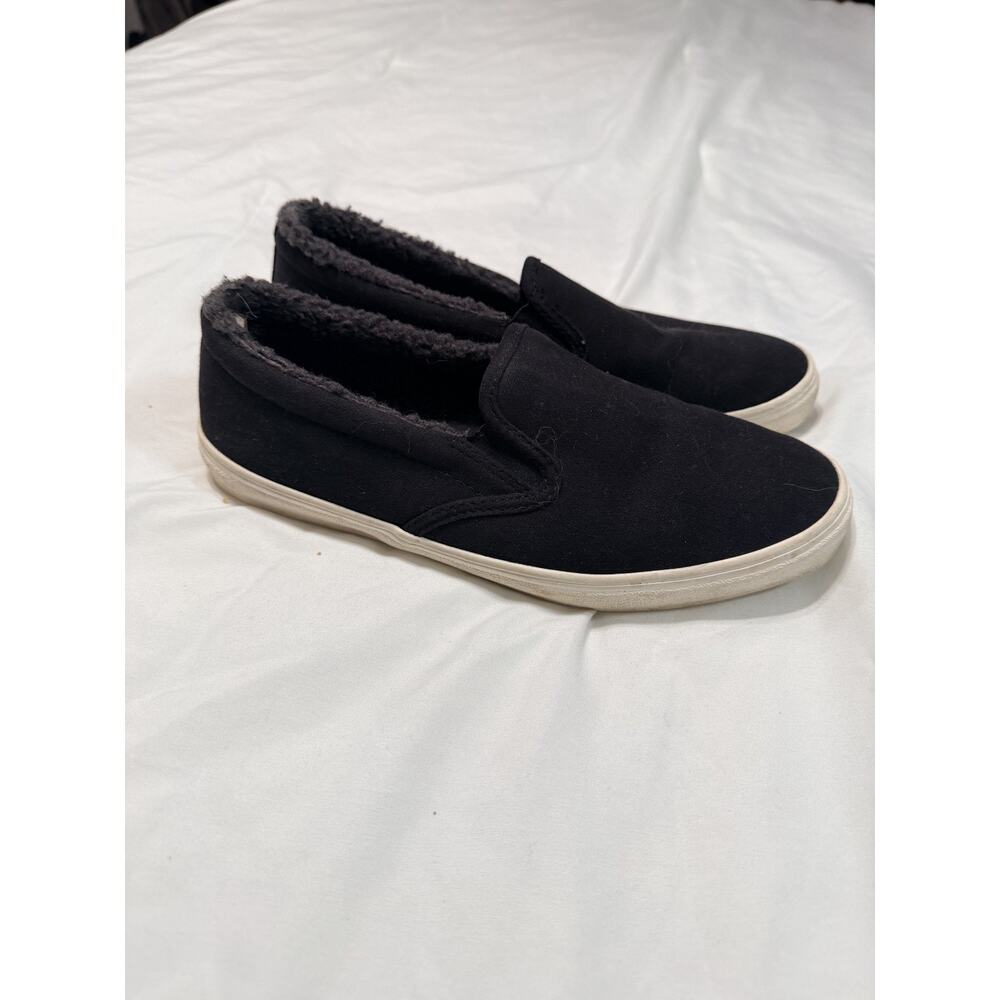 Old navy slip on black sneakers - Unisex Size 8 with fur lining